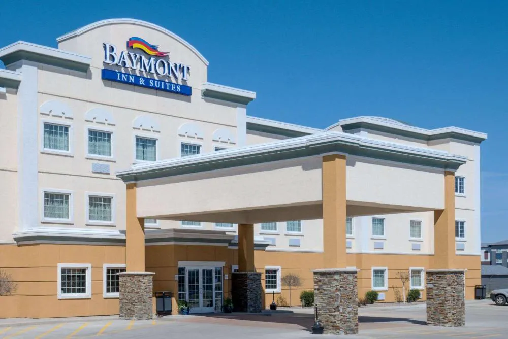 Baymont by Wyndham Minot hotel hero