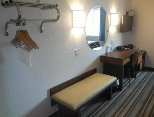 Super 8 by Wyndham Sault Ste. Marie hotel detail image 3