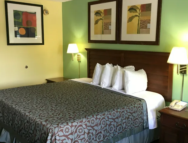 Days Inn by Wyndham Lamont/Monticello hotel detail image 4