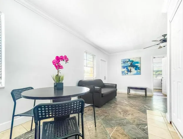 Hollywood Beach Blue Wave hotel detail image 3