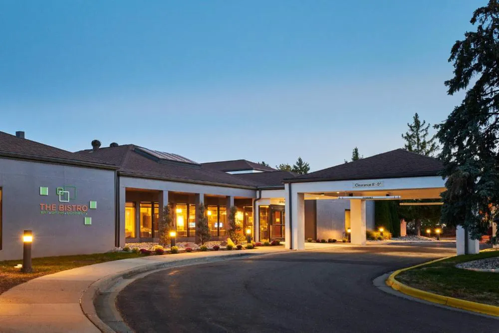 Courtyard by Marriott Detroit Warren hotel hero