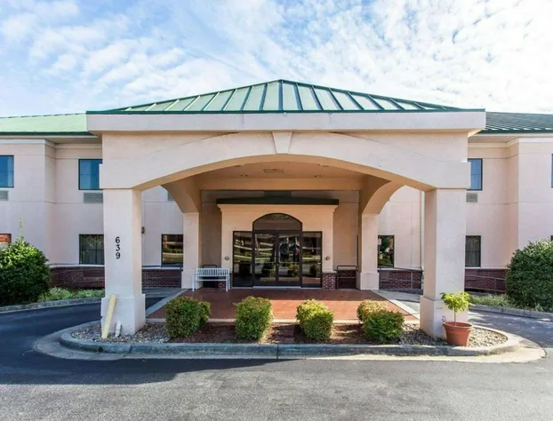 Econo Lodge Inn & Suites Marietta near Dobbins ARB hotel detail image 3