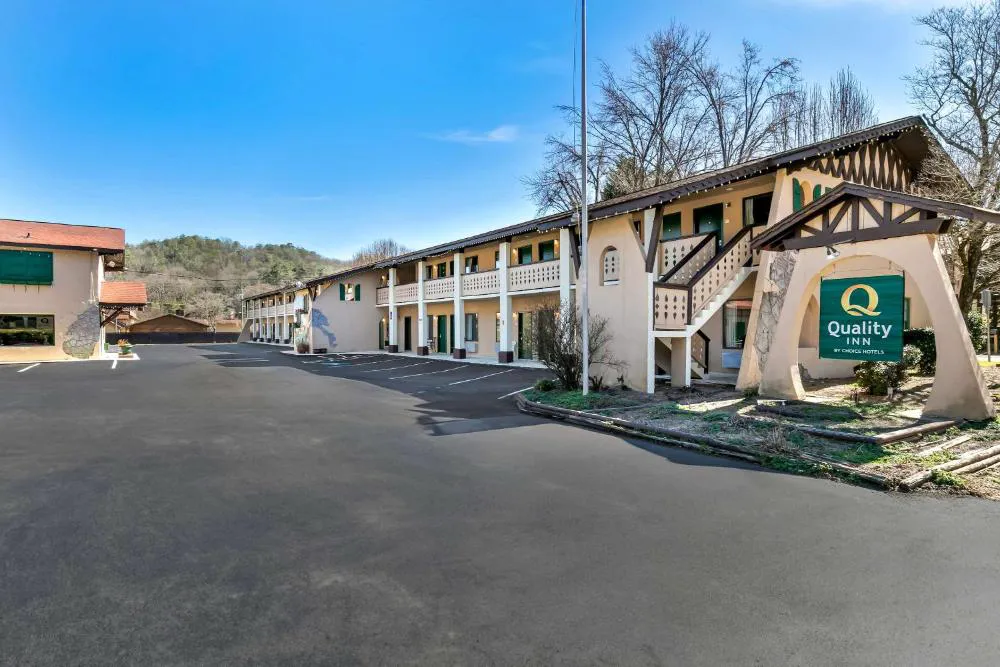 Quality Inn Downtown Helen hotel hero