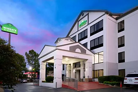 Wingate by Wyndham Memphis East hotel hero