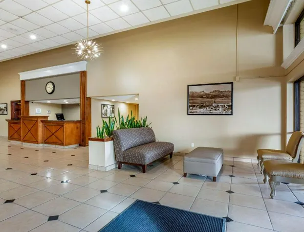 Clarion Inn & Suites Roswell hotel detail image 4