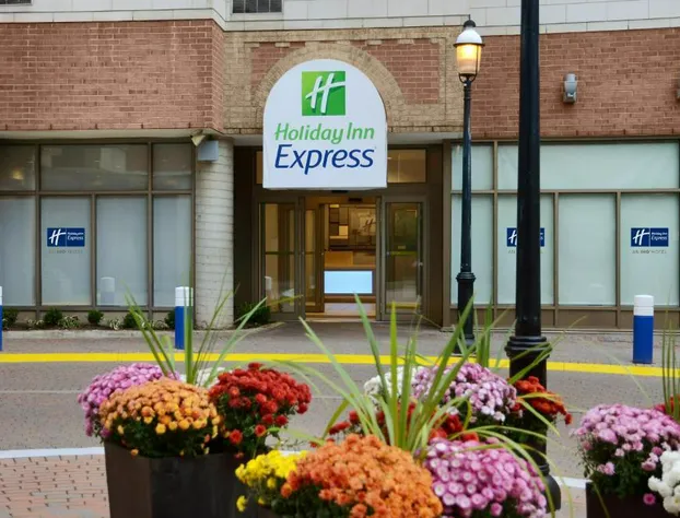 Holiday Inn Express Toronto - Downtown by IHG hotel detail image 2