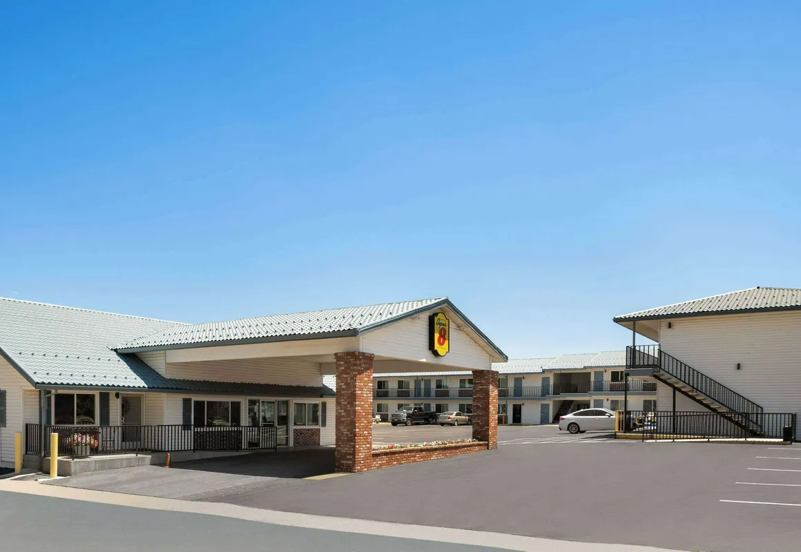 Super 8 by Wyndham Susanville hotel hero