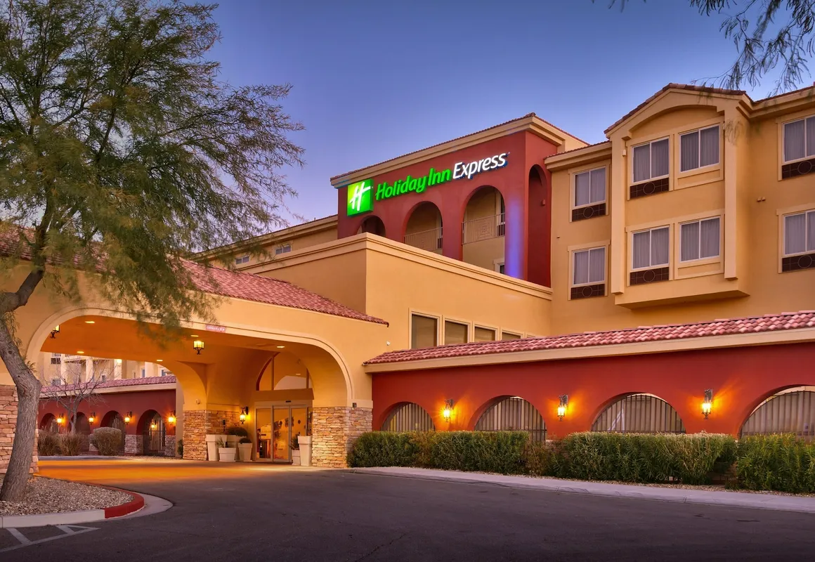 Holiday Inn Express Hotel & Suites hotel hero