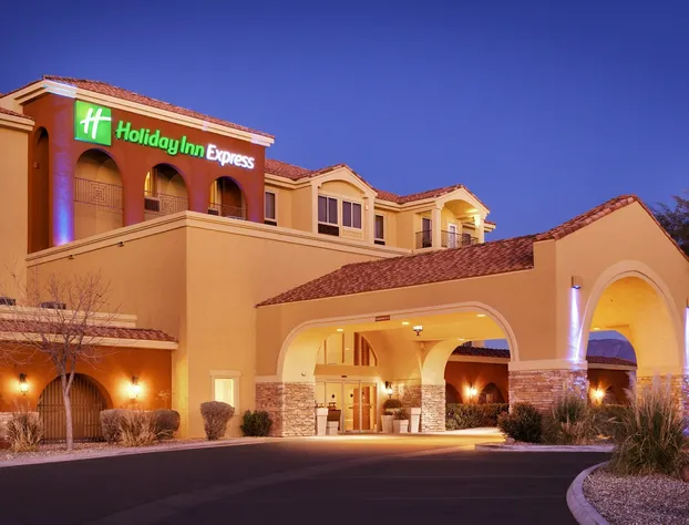 Holiday Inn Express Hotel & Suites hotel detail image 1