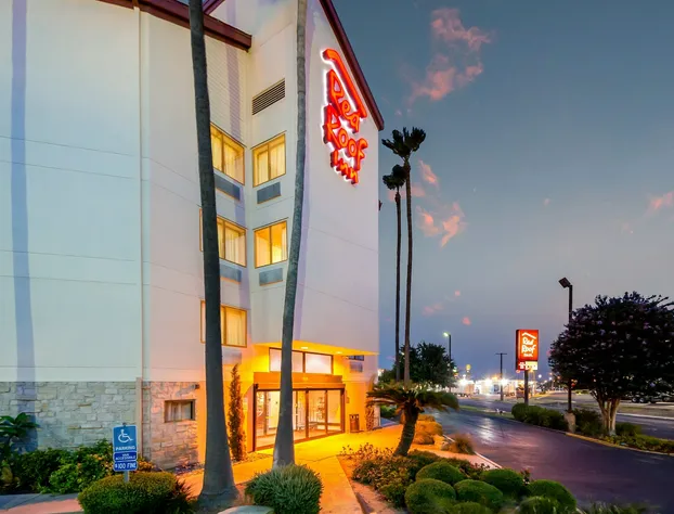 Red Roof Inn Laredo hotel detail image 2