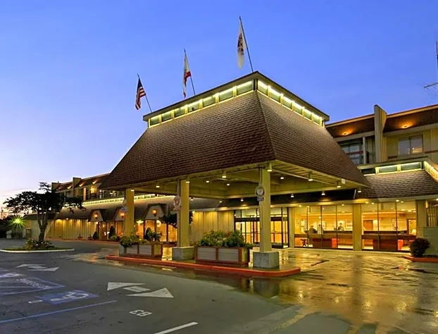 Red Lion Hotel Eureka hotel detail image 4