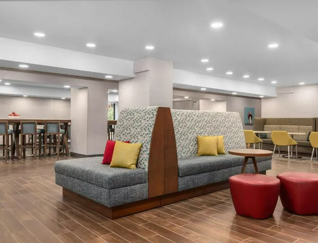 Hampton Inn & Suites by Hilton Toronto Downtown hotel detail image 3