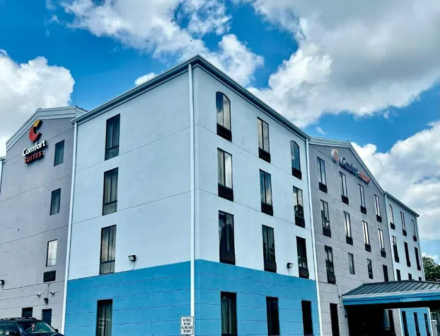 Comfort Suites Columbus State University Area hotel detail image 1