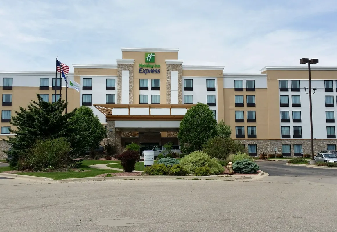 Holiday Inn Express Janesville - I-90 & US Hwy 14 by IHG hotel hero