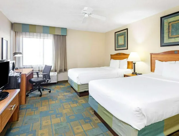 La Quinta Inn & Suites by Wyndham El Paso East hotel detail image 3