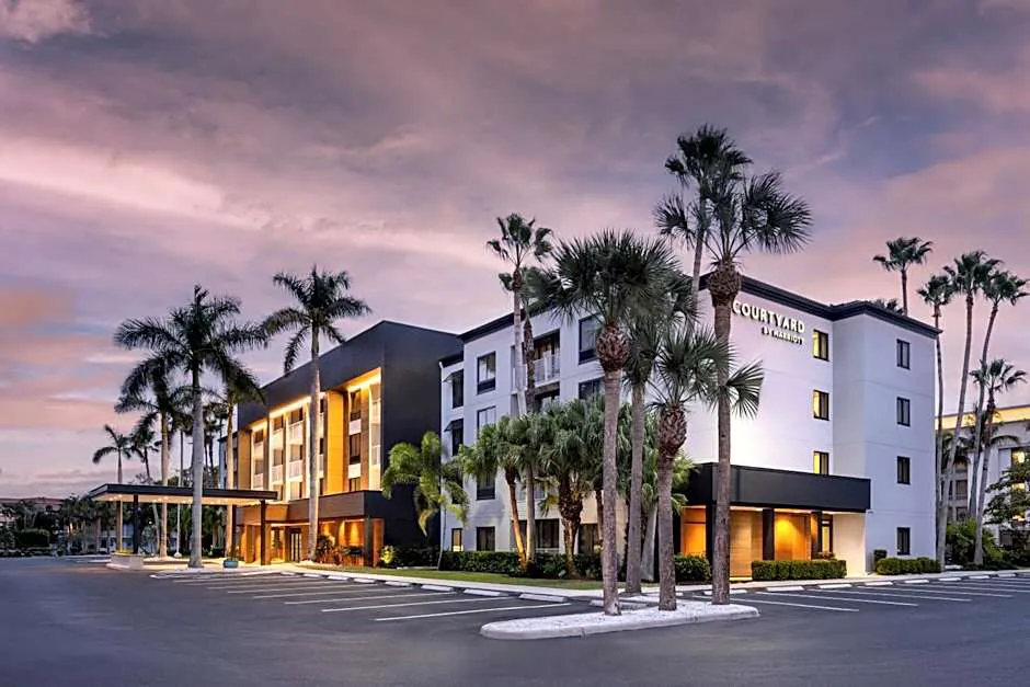 Courtyard by Marriott - Naples hotel hero