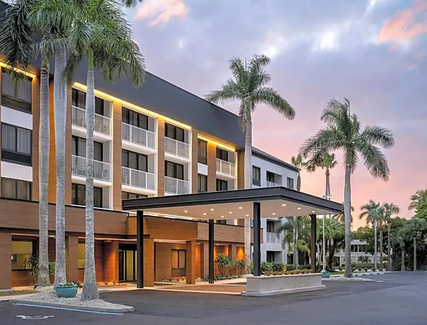 Courtyard by Marriott - Naples hotel detail image 2