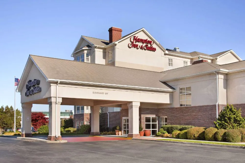 Hampton Inn & Suites Providence/Warwick-Airport hotel hero