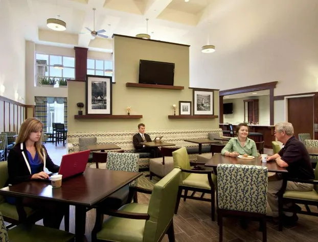 Hampton Inn & Suites Providence/Warwick-Airport hotel detail image 4
