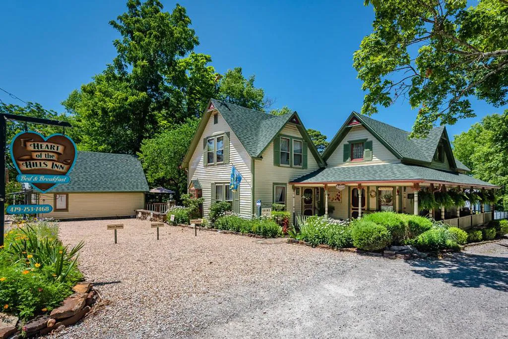 Heart of the Hills Inn hotel hero