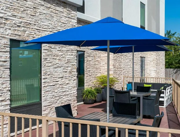 Hampton Inn Lake Charles hotel detail image 2