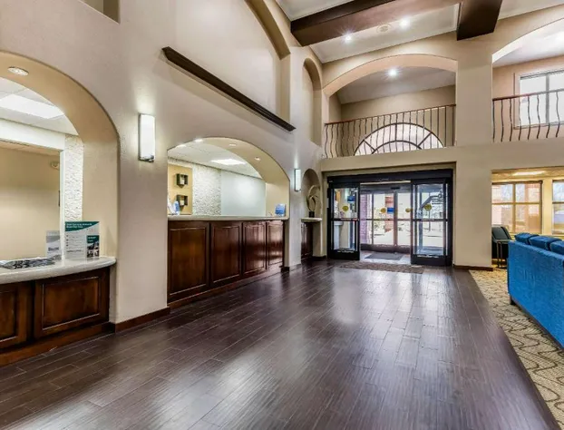 Comfort Inn & Suites Airport - American Way hotel detail image 2