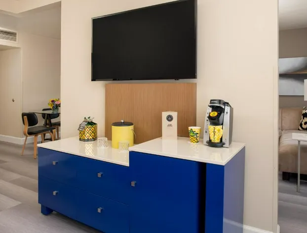 Staypineapple, Hotel Rose, Downtown Portland hotel detail image 3