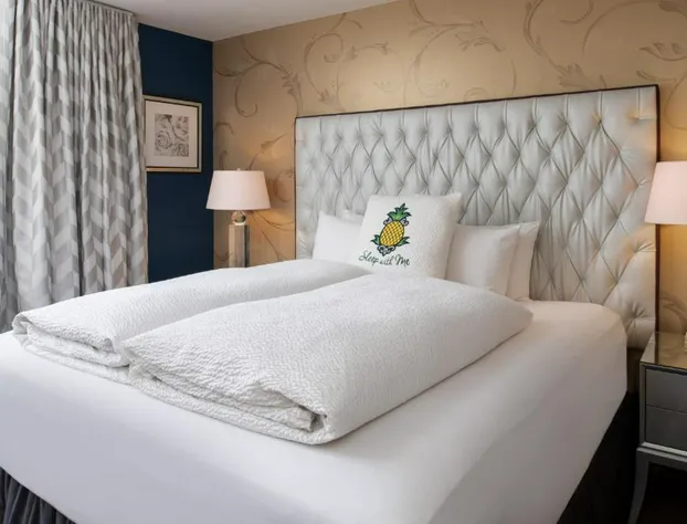 Staypineapple, Hotel Rose, Downtown Portland hotel detail image 4
