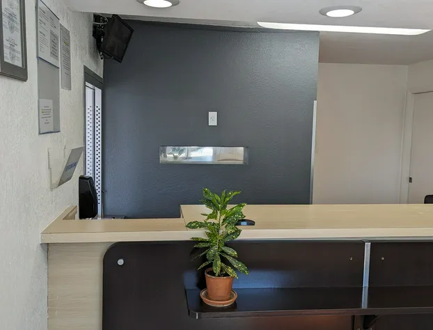 Econo Lodge hotel detail image 3