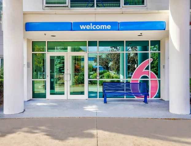 Motel 6 Burlington, ON - Toronto West - Oakville hotel detail image 3