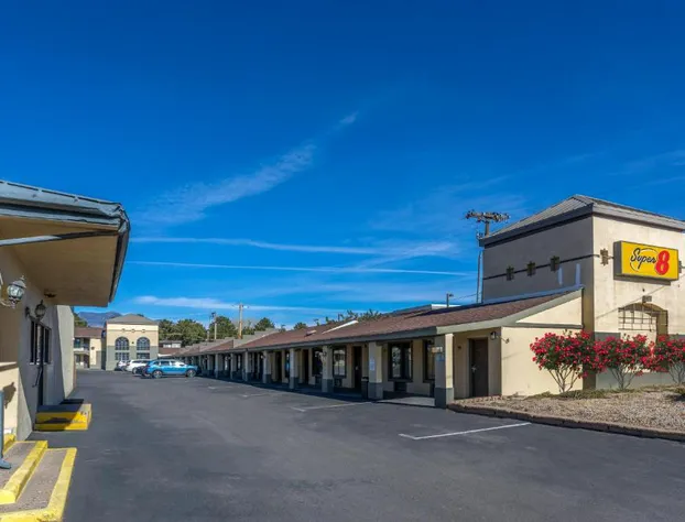 Super 8 by Wyndham Conference Center NAU/Downtown hotel detail image 2