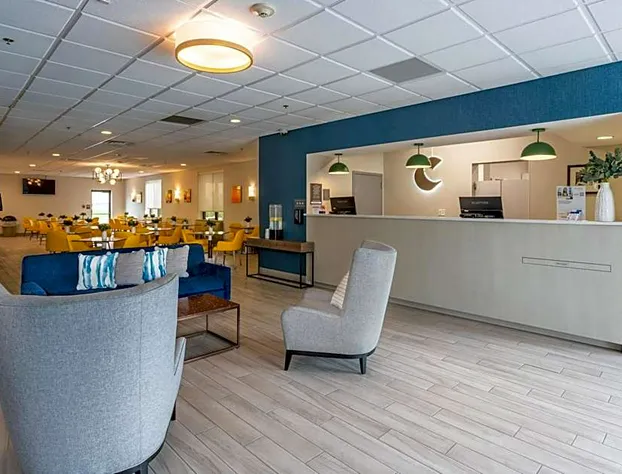 Comfort Inn & Suites Buffalo Airport hotel detail image 4