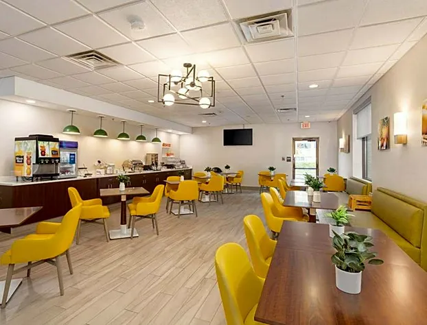 Comfort Inn & Suites Buffalo Airport hotel detail image 3