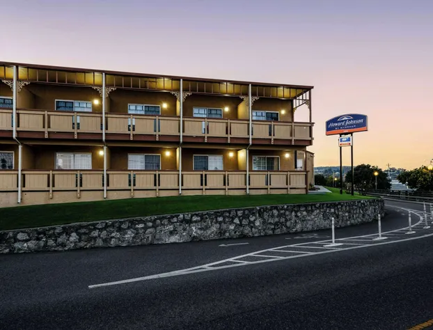 Howard Johnson by Wyndham Santa Cruz hotel detail image 3