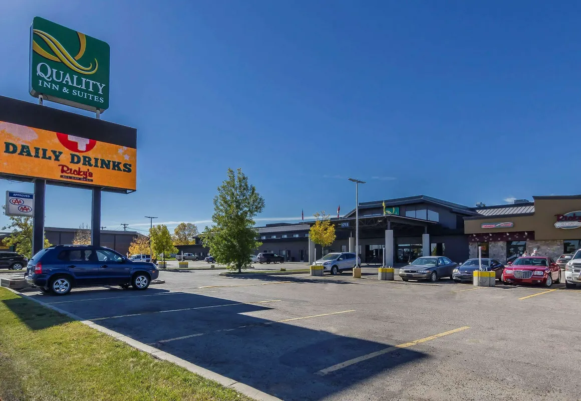 Quality Inn and Suites hotel hero