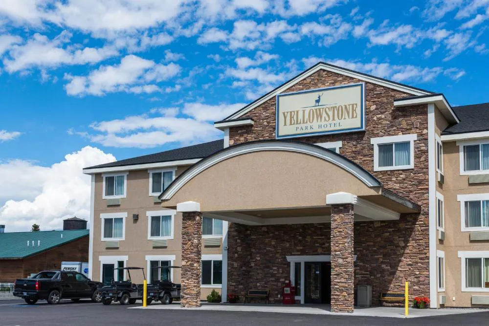 Yellowstone Park Hotel hotel hero