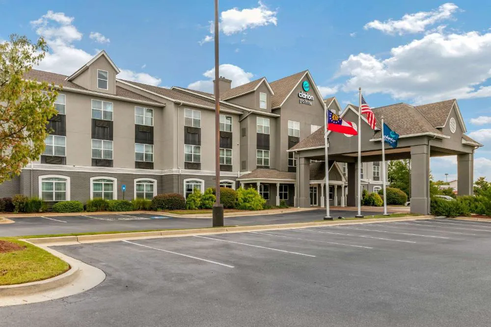 Clarion Pointe Columbus-Bradley Park hotel hero