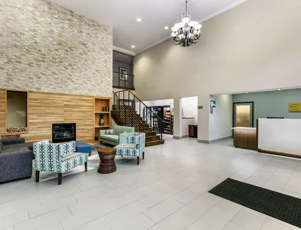 Clarion Pointe Columbus-Bradley Park hotel detail image 3