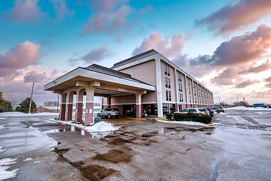 New Victorian Inn & Suites Omaha hotel hero