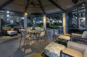 Holiday Inn & Suites Phoenix Airport North by IHG hotel detail image 2