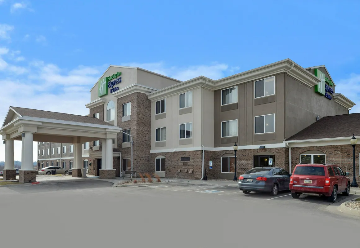 Holiday Inn Express & Suites Omaha West by IHG hotel hero