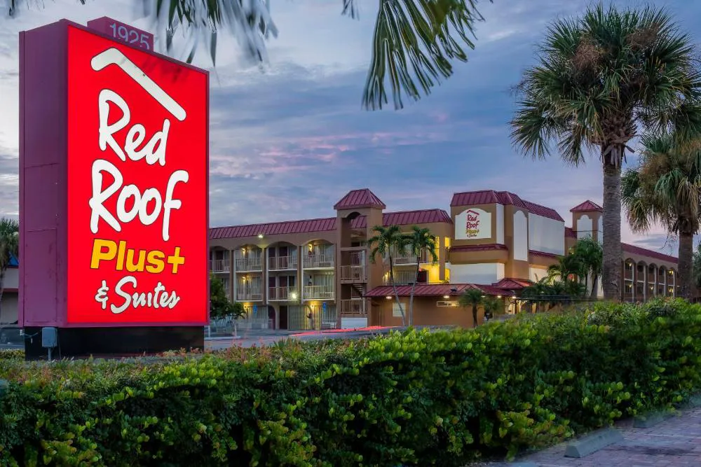 Red Roof Inn PLUS+ & Suites Naples Downtown-5th Ave S hotel hero