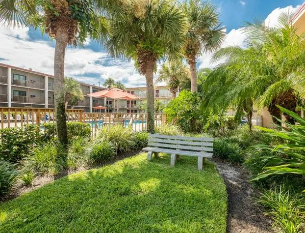 Red Roof Inn PLUS+ & Suites Naples Downtown-5th Ave S hotel detail image 1