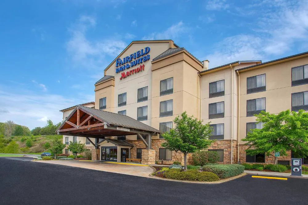 Fairfield Inn & Suites by Marriott Sevierville Kodak hotel hero