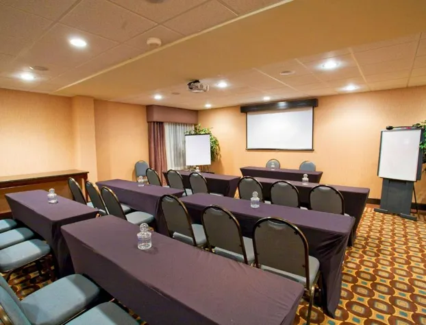 Hampton Inn Atlanta - Newnan hotel detail image 2