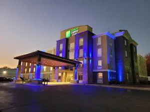 Holiday Inn Express & Suites Starkville by IHG hotel hero