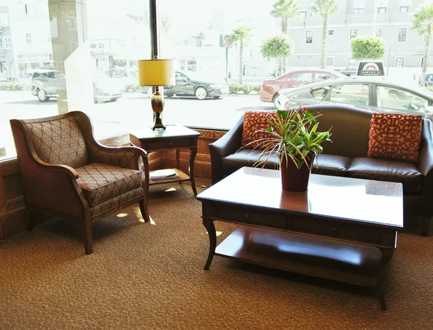 Cow Hollow Inn & Suites hotel detail image 2