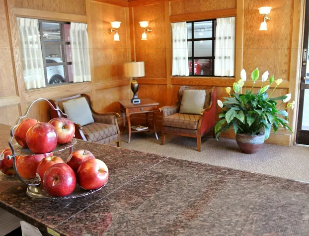 Cow Hollow Inn & Suites hotel detail image 3