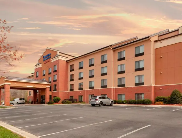 Fairfield Inn & Suites by Marriott Charlotte Matthews hotel detail image 1