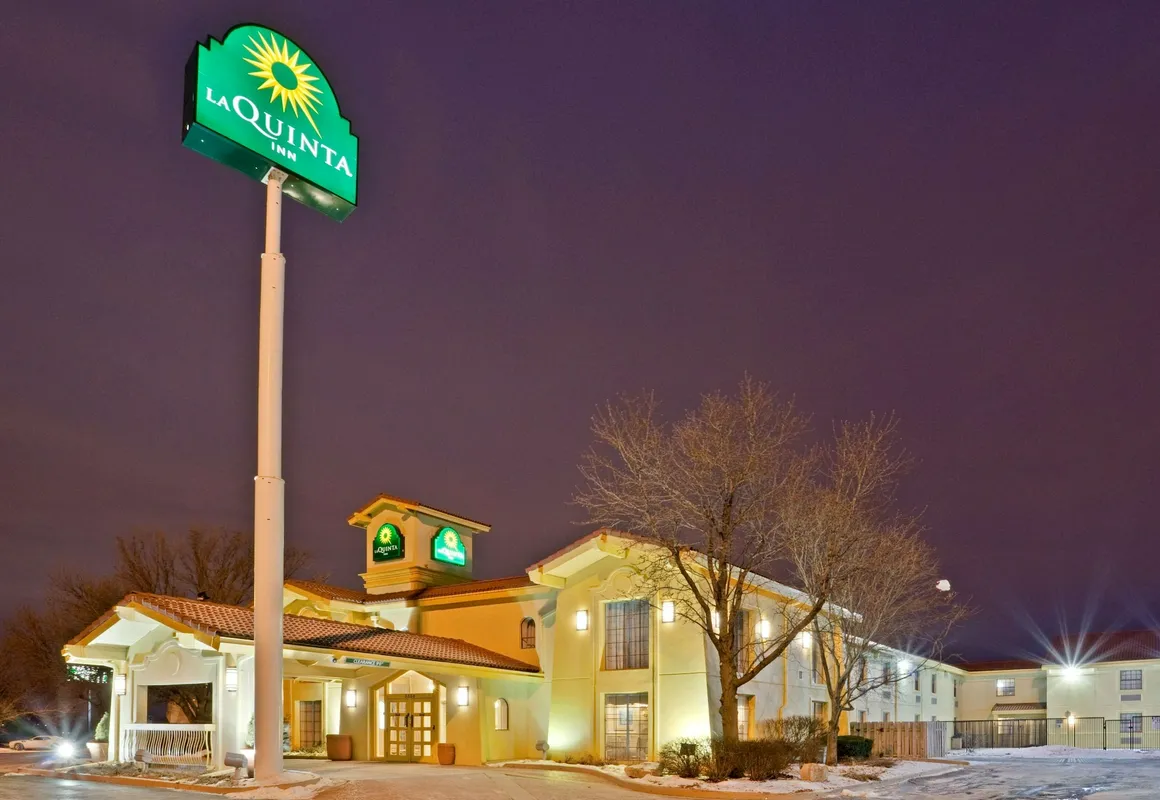 La Quinta Inn by Wyndham Omaha West hotel hero